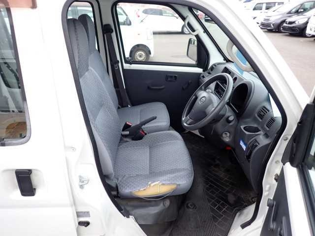 DAIHATSU HIJET VAN 2013