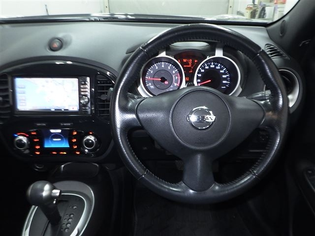 NISSAN JUKE 2012
