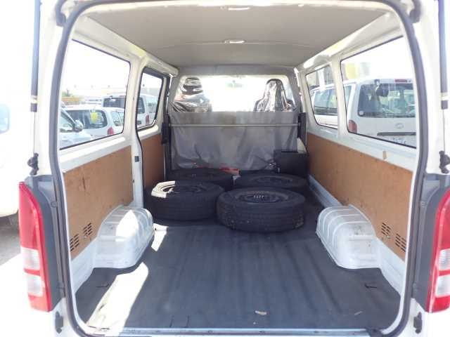 TOYOTA HIACE VAN 2017