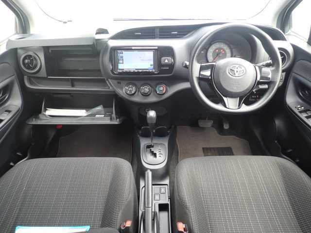 TOYOTA VITZ 2017