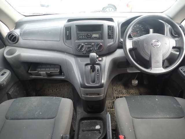 NISSAN NV200 2019