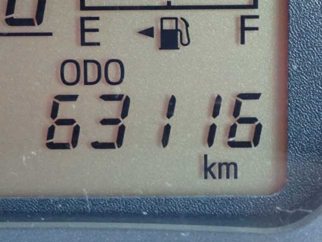 TOYOTA VITZ 2012