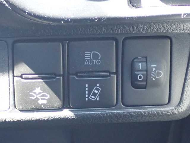 TOYOTA COROLLA FIELDER 2019