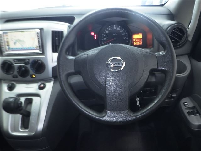NISSAN NV200 2013