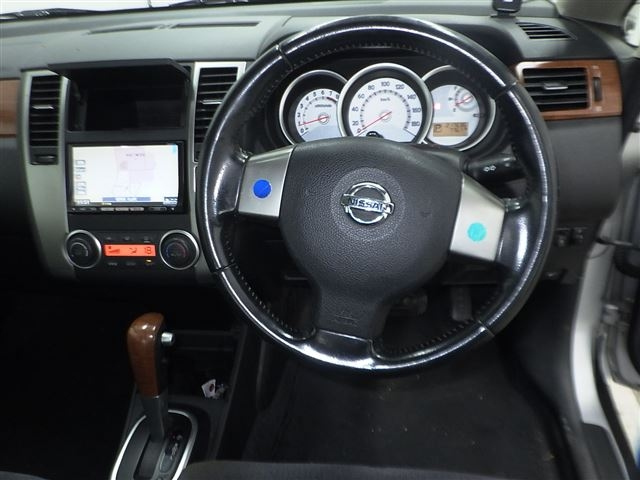 NISSAN TIIDA LATIO 2009