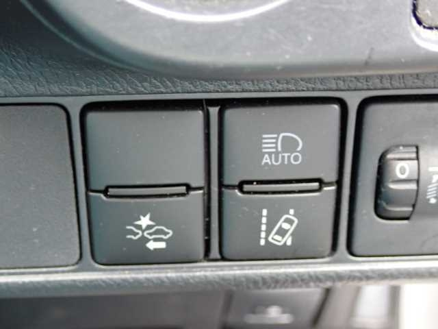 TOYOTA COROLLA FIELDER 2018