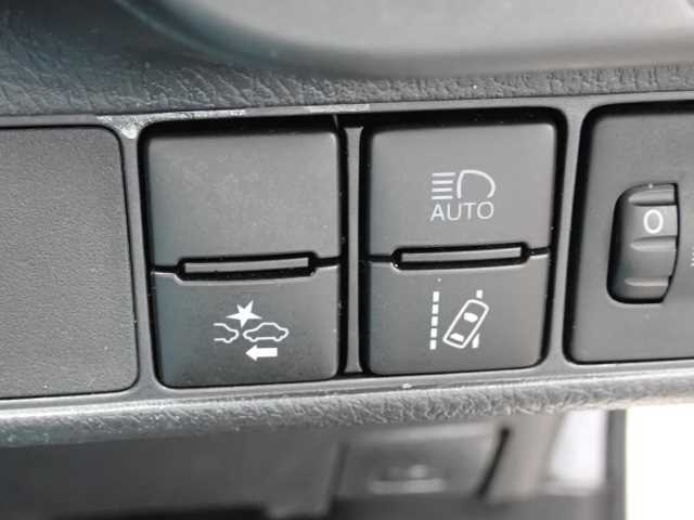 TOYOTA COROLLA FIELDER 2019