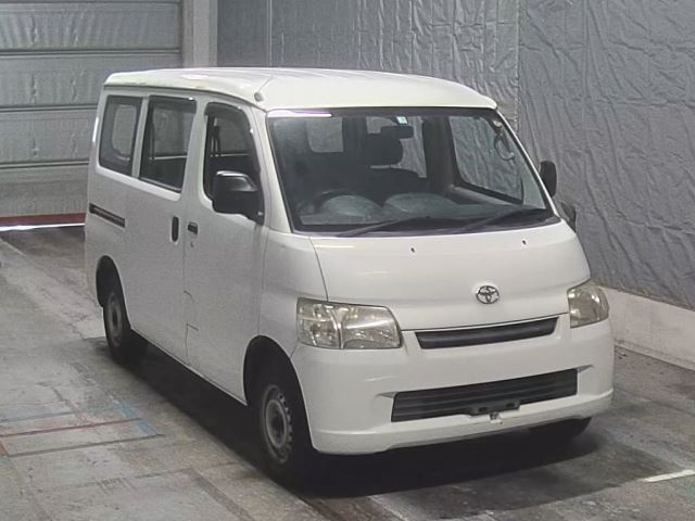 TOYOTA TOWN ACE VAN 2011