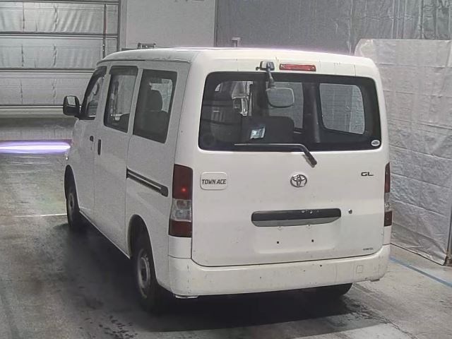 TOYOTA TOWN ACE VAN 2011