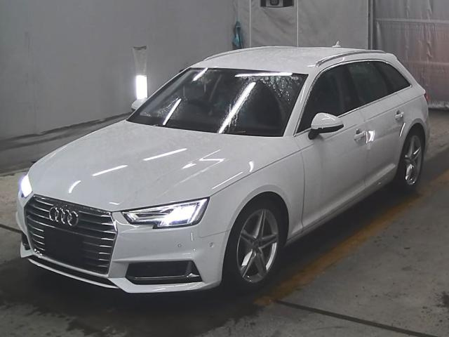 AUDI A4 2019