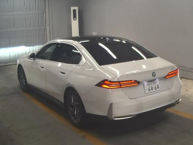 BMW 5 SERIES 2023
