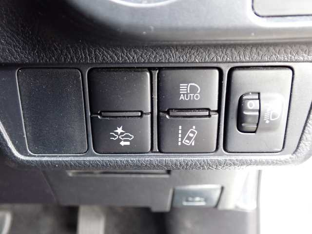 TOYOTA COROLLA FIELDER 2016