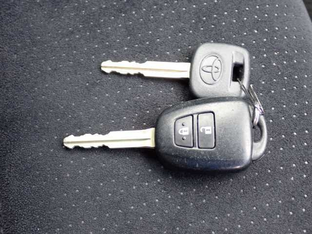 TOYOTA COROLLA FIELDER 2016