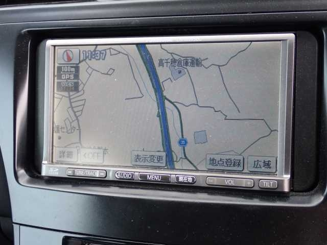 TOYOTA PRIUS ALPHA 2013