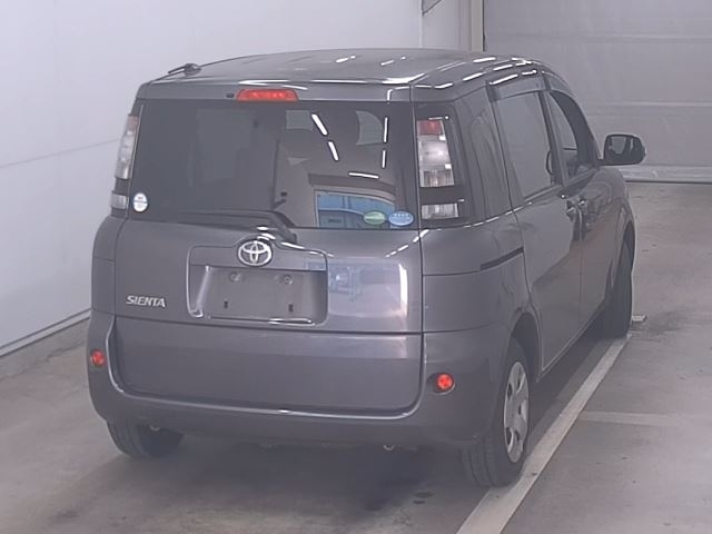TOYOTA SIENTA 2012