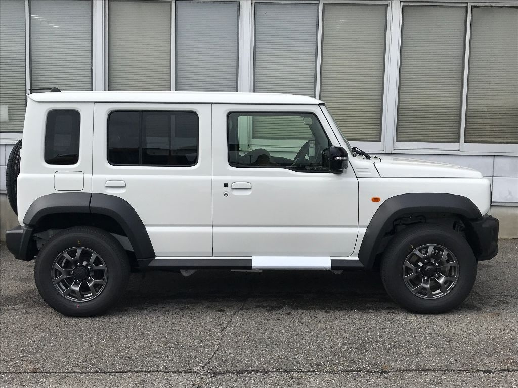 SUZUKI JIMNY NOMADE 2025