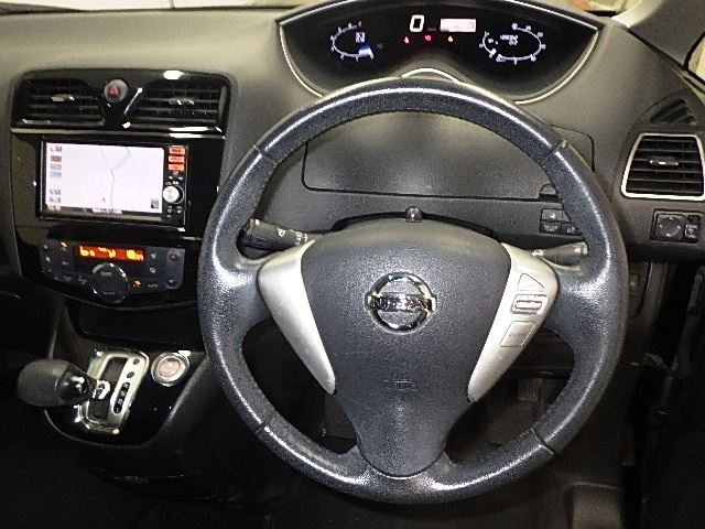 NISSAN SERENA 2015