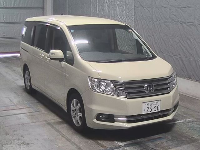 HONDA STEP WAGON 2014