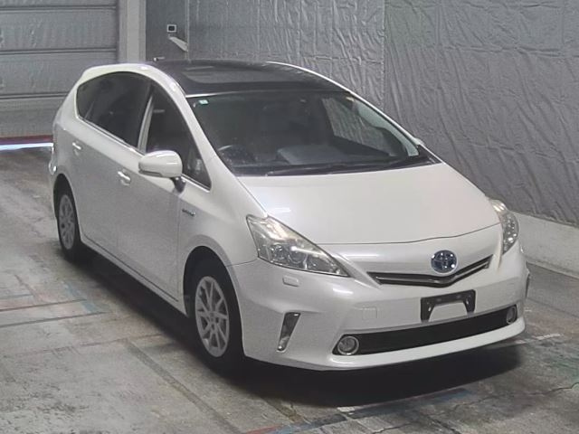 TOYOTA PRIUS ALPHA 2012