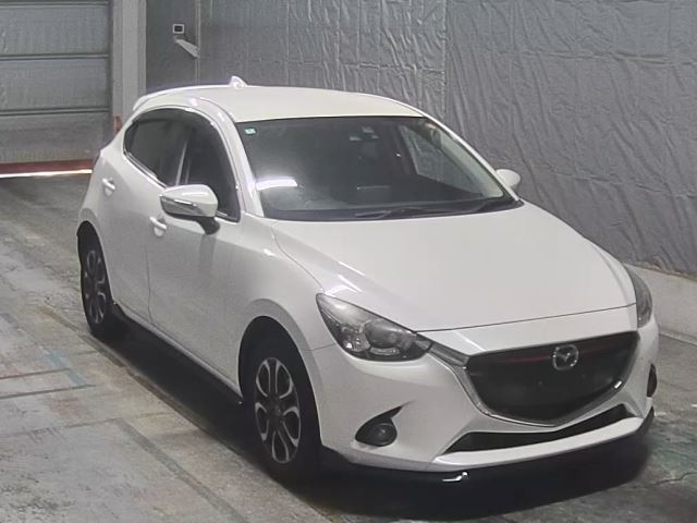MAZDA DEMIO 2016
