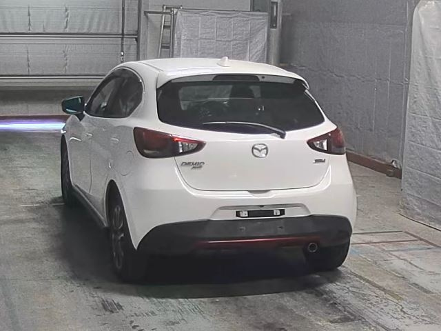 MAZDA DEMIO 2016