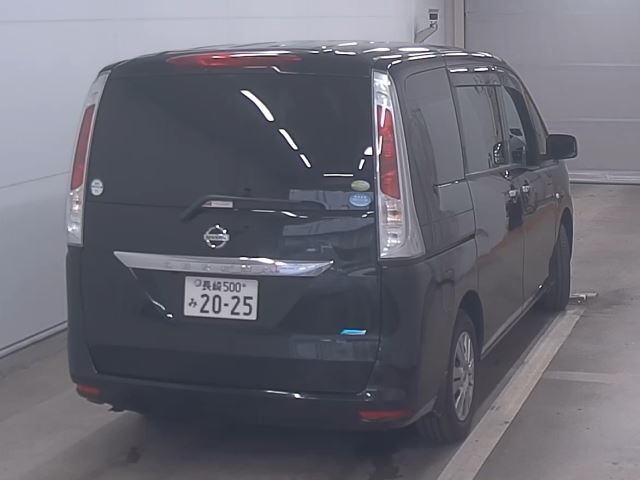 NISSAN SERENA 2011