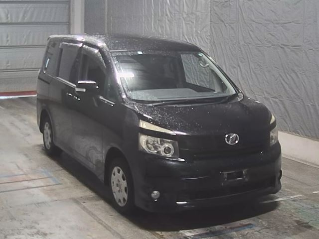 TOYOTA VOXY 2009