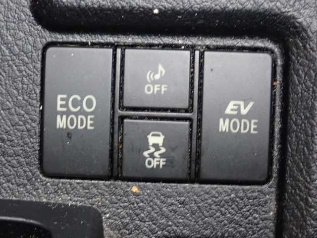 TOYOTA COROLLA FIELDER 2016