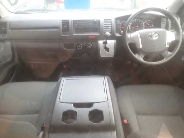 TOYOTA HIACE VAN 2020