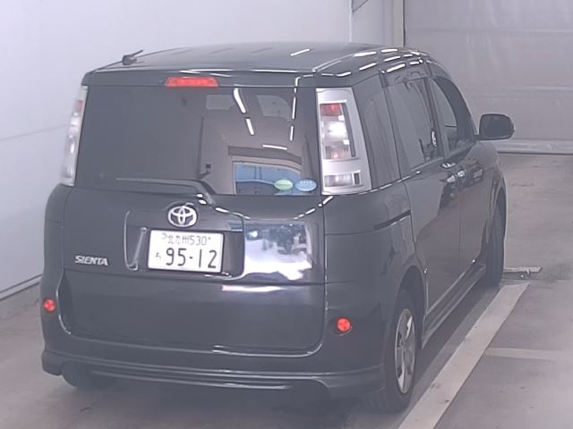 TOYOTA SIENTA 2014