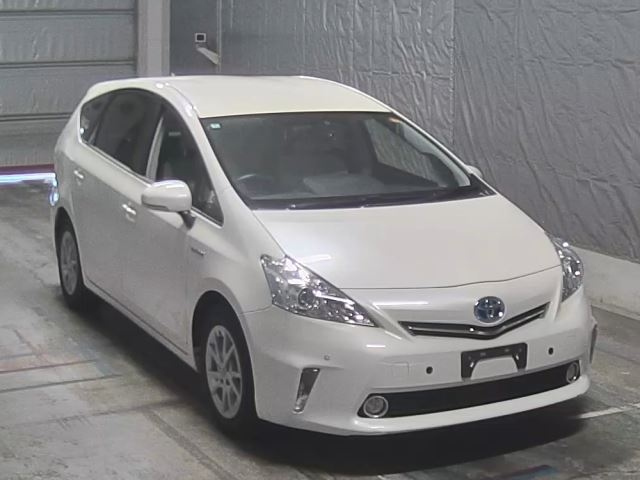 TOYOTA PRIUS ALPHA 2012