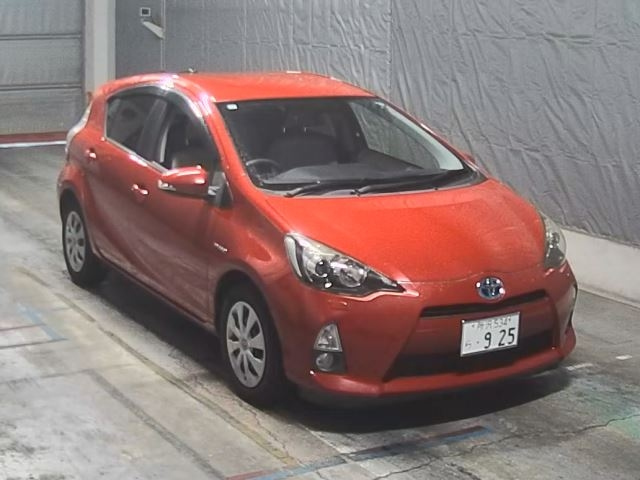 TOYOTA AQUA 2013
