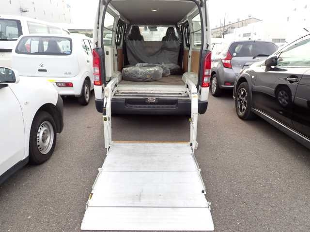 TOYOTA HIACE VAN 2018