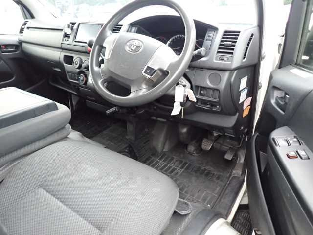 TOYOTA HIACE VAN 2018