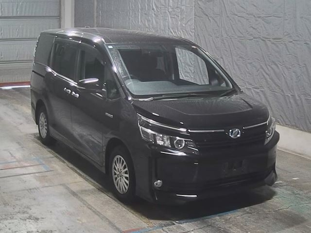 TOYOTA VOXY 2014