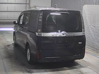 TOYOTA VOXY 2014