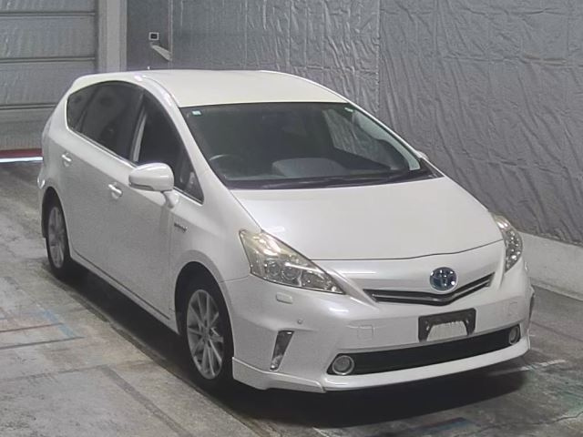 TOYOTA PRIUS ALPHA 2012