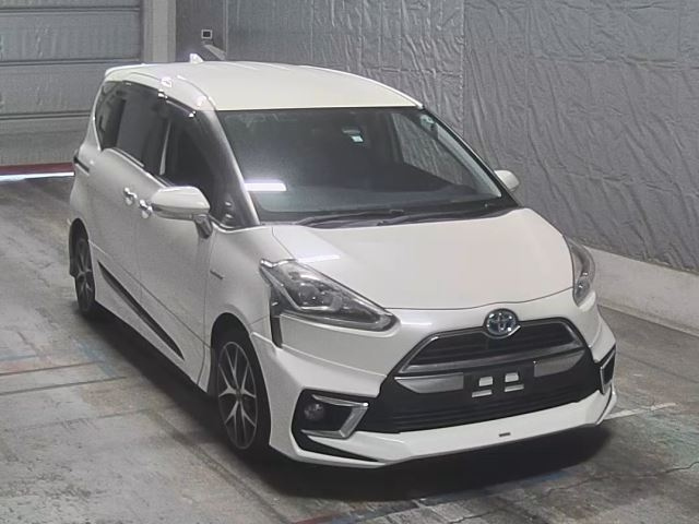 TOYOTA SIENTA 2015