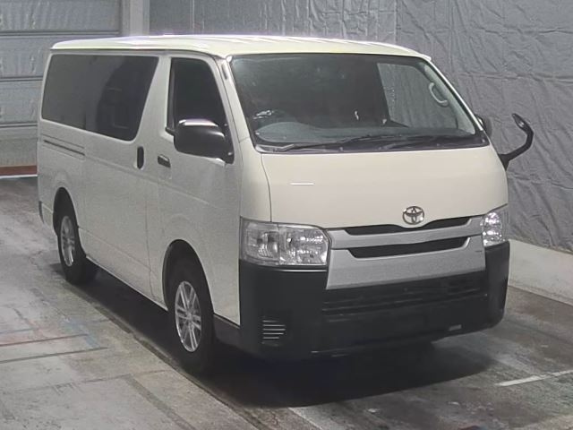 TOYOTA HIACE VAN 2017