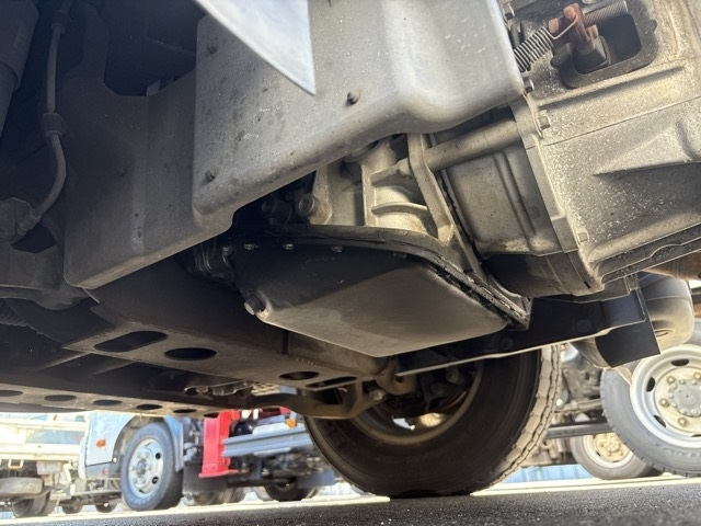 ISUZU ELF 2012