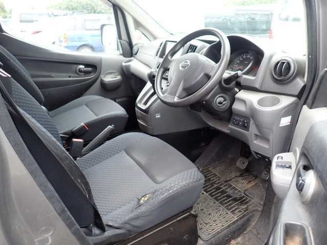 NISSAN NV200 2017