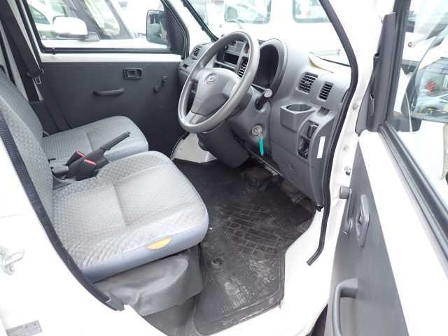 DAIHATSU HIJET VAN 2017