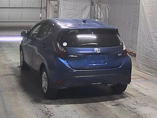 TOYOTA AQUA 2023