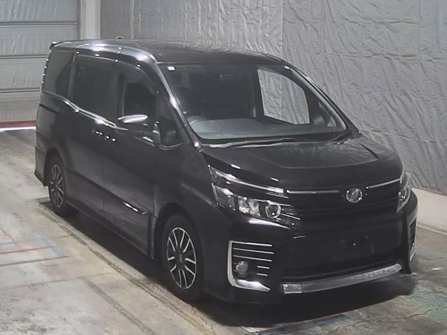 TOYOTA VOXY 2014