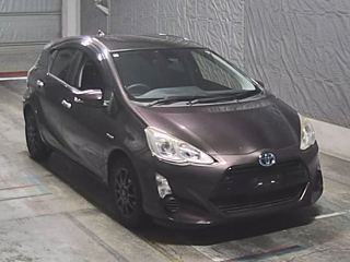 TOYOTA AQUA 2016