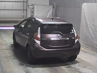 TOYOTA AQUA 2016