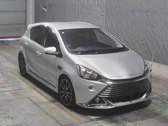 TOYOTA AQUA 2014