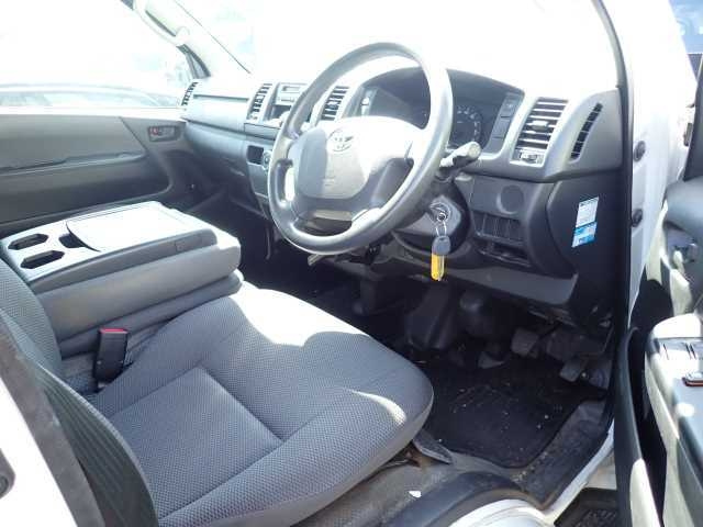 TOYOTA HIACE VAN 2015