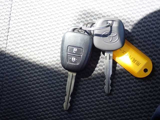 TOYOTA HIACE VAN 2015