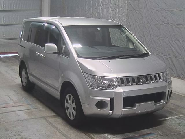 MITSUBISHI DELICA D5 2018